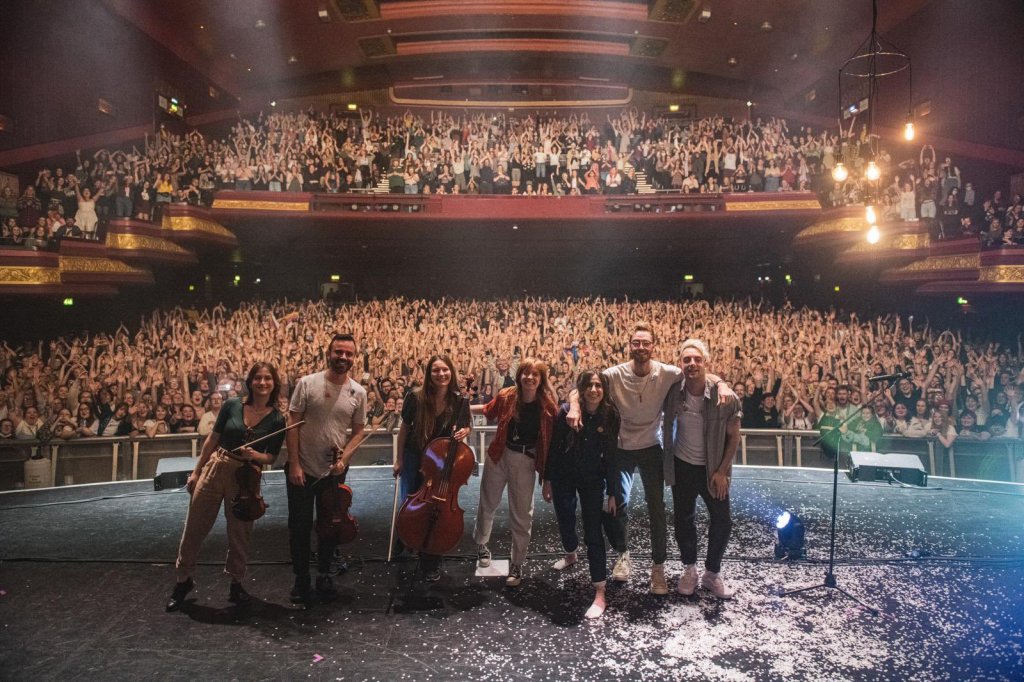 dodie live at O2 Apollo review – a beautiful pop&nbsp;extravaganza